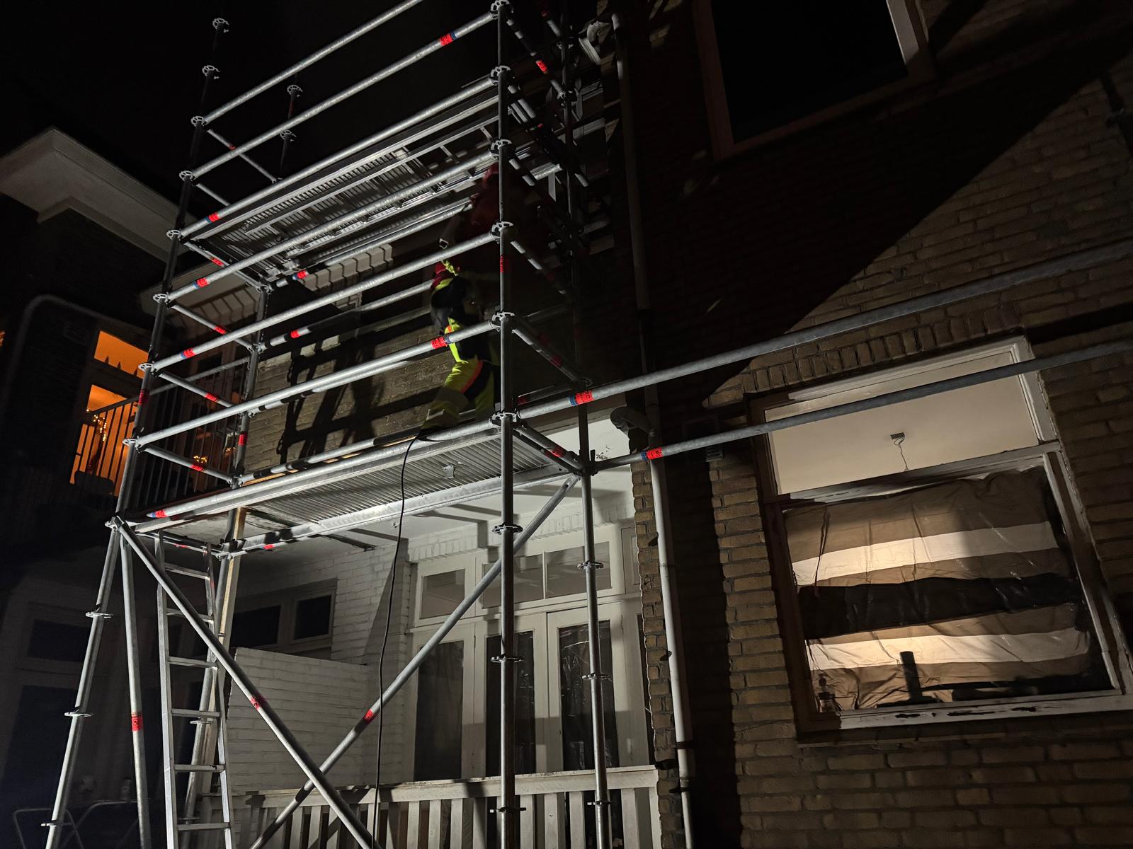 Trappentoren steiger voor veilige toegang op hoogte in Eindhoven