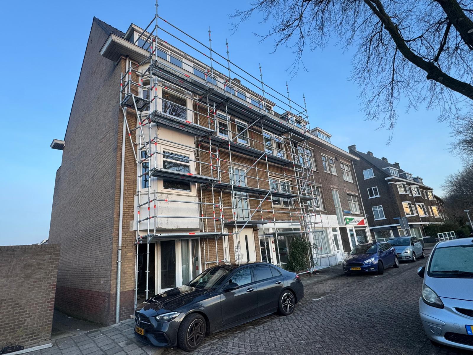 Steigermontage aan een woongebouw in Eindhoven Zuid